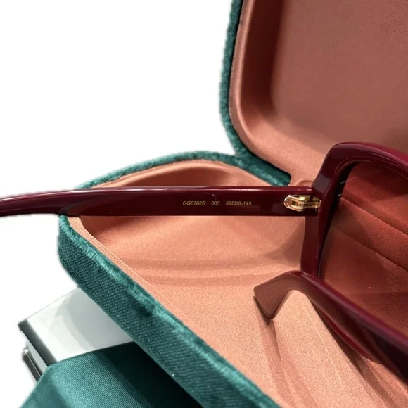Gucci Authentic Sunglasses - FULL INCLUSION Burgundy display picture 1
